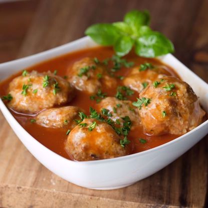 Homemade Meatballs in Tomato Sauce